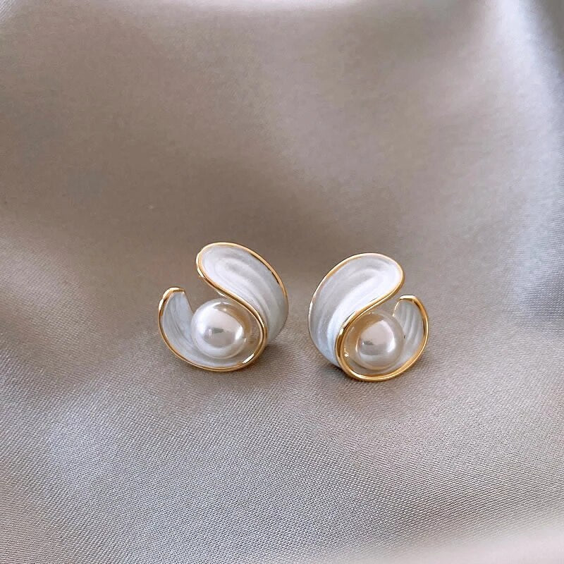 Antoinette Luxe Weiße Opal Ohrringe
