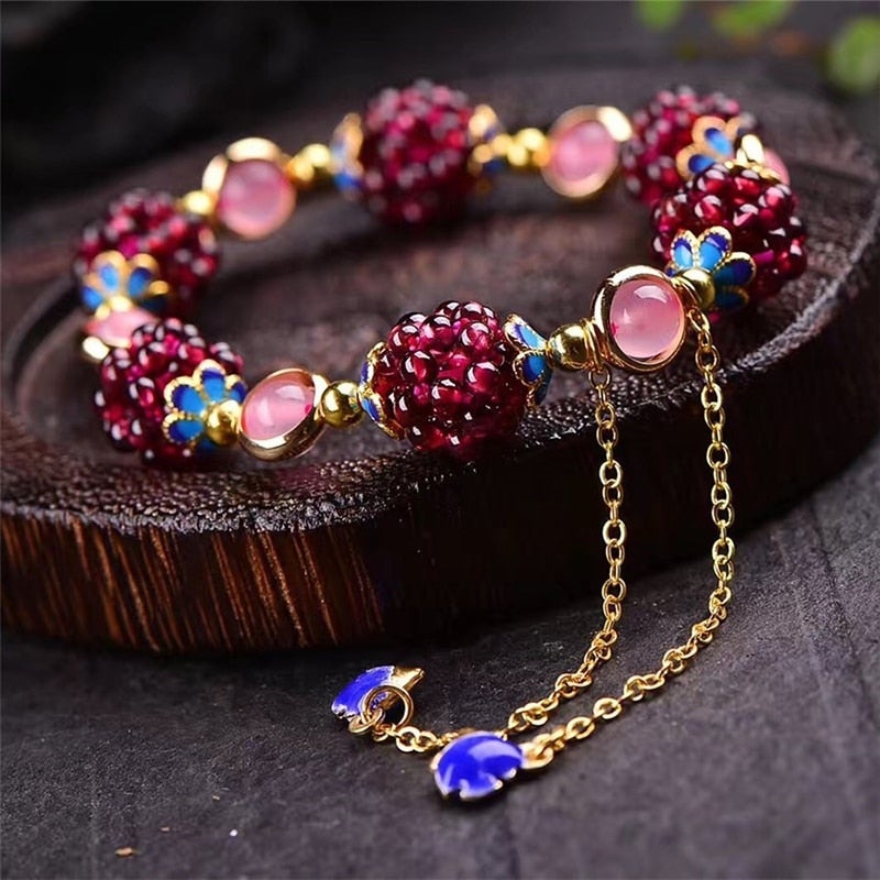 Armband mit Natursteinbeeren