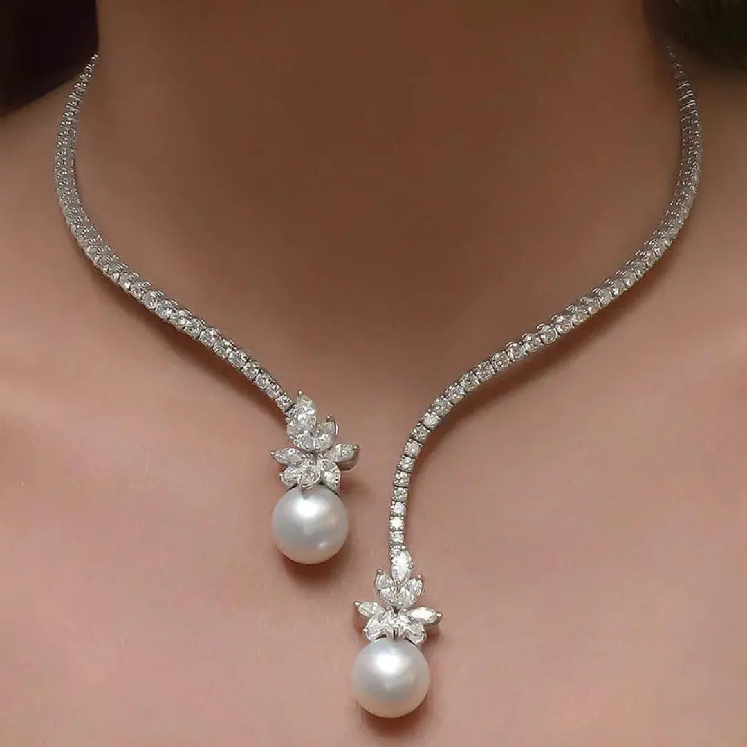Elegante glänzende Halskette mit Perlen aus Sterlingsilber