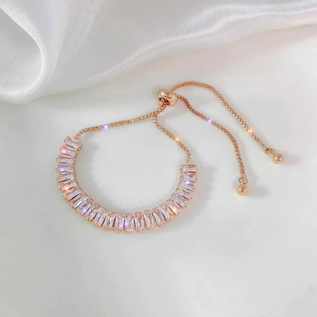 Verstellbares Armband aus Zirkonia in Gold und Silber
