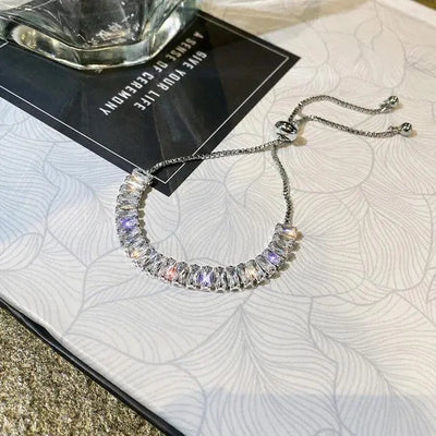 Verstellbares Armband aus Zirkonia in Gold und Silber
