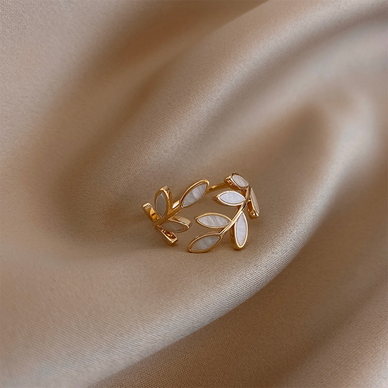 Pure - Weißer Opal Blatt Verstellbarer Ring