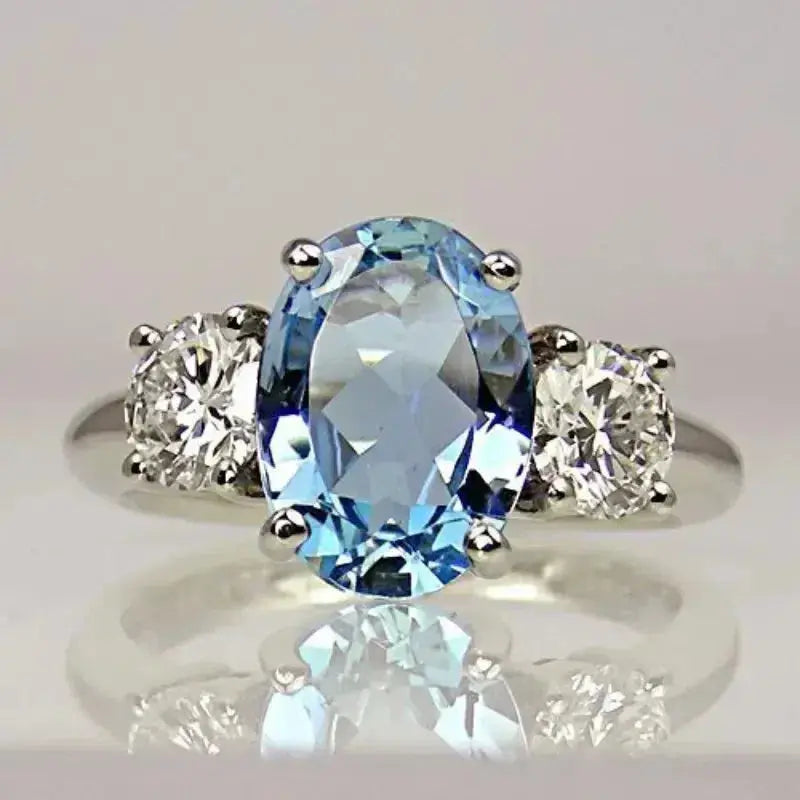 Ring mit blauem Diamantkristall aus Sterlingsilber
