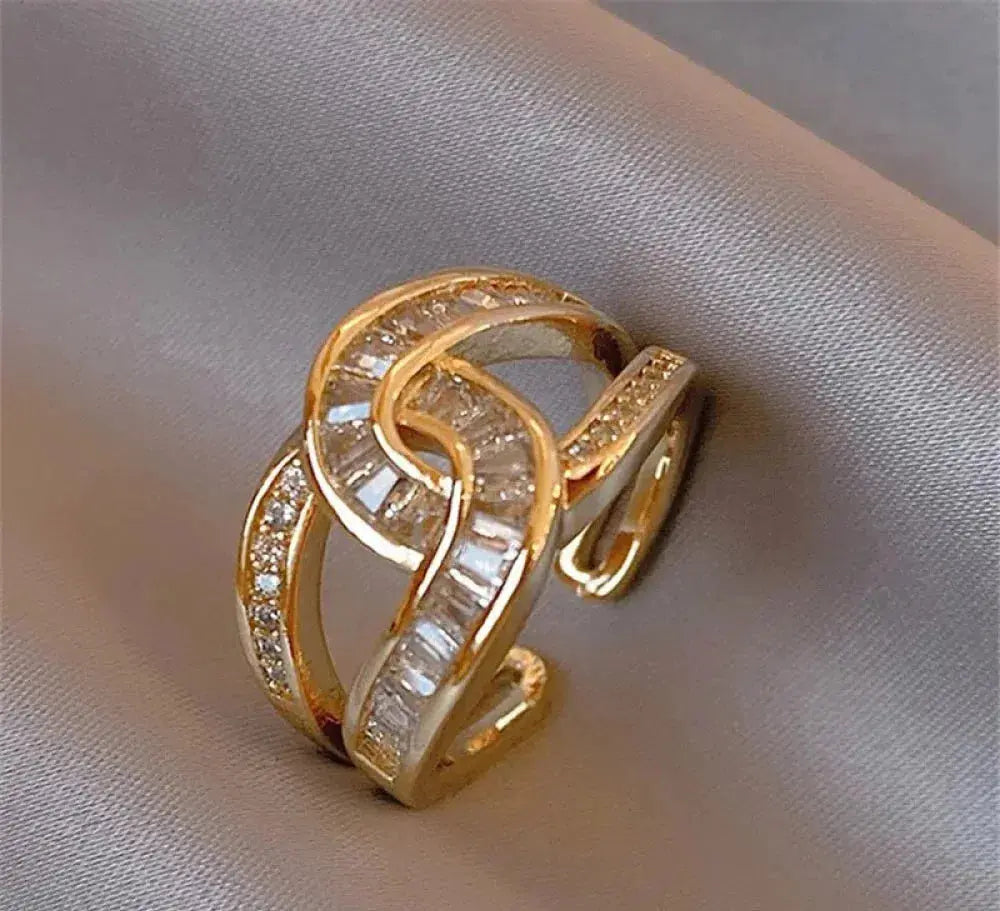 Knotter eleganter Ring
